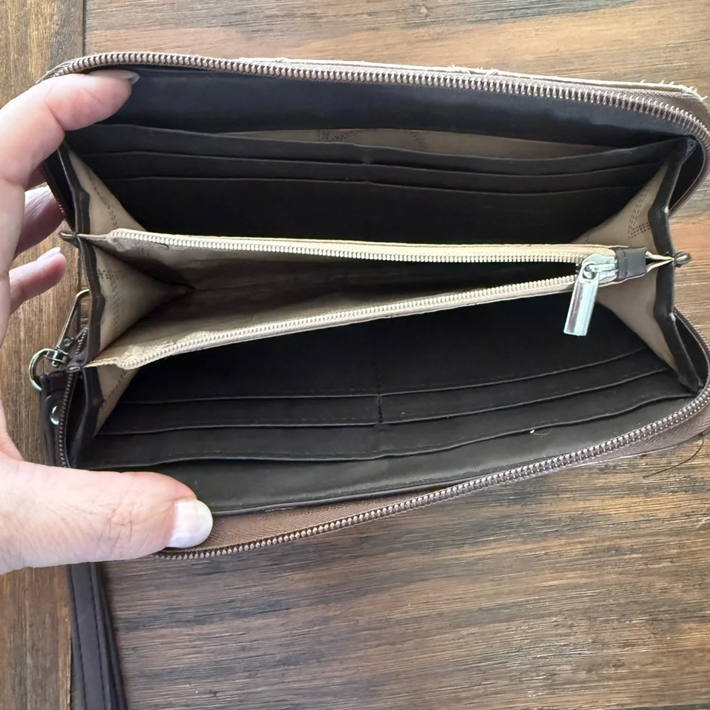 Justin Boots Brown Leather Wristlet with Green Accents Studded Brown Leather - Picture 4 of 7